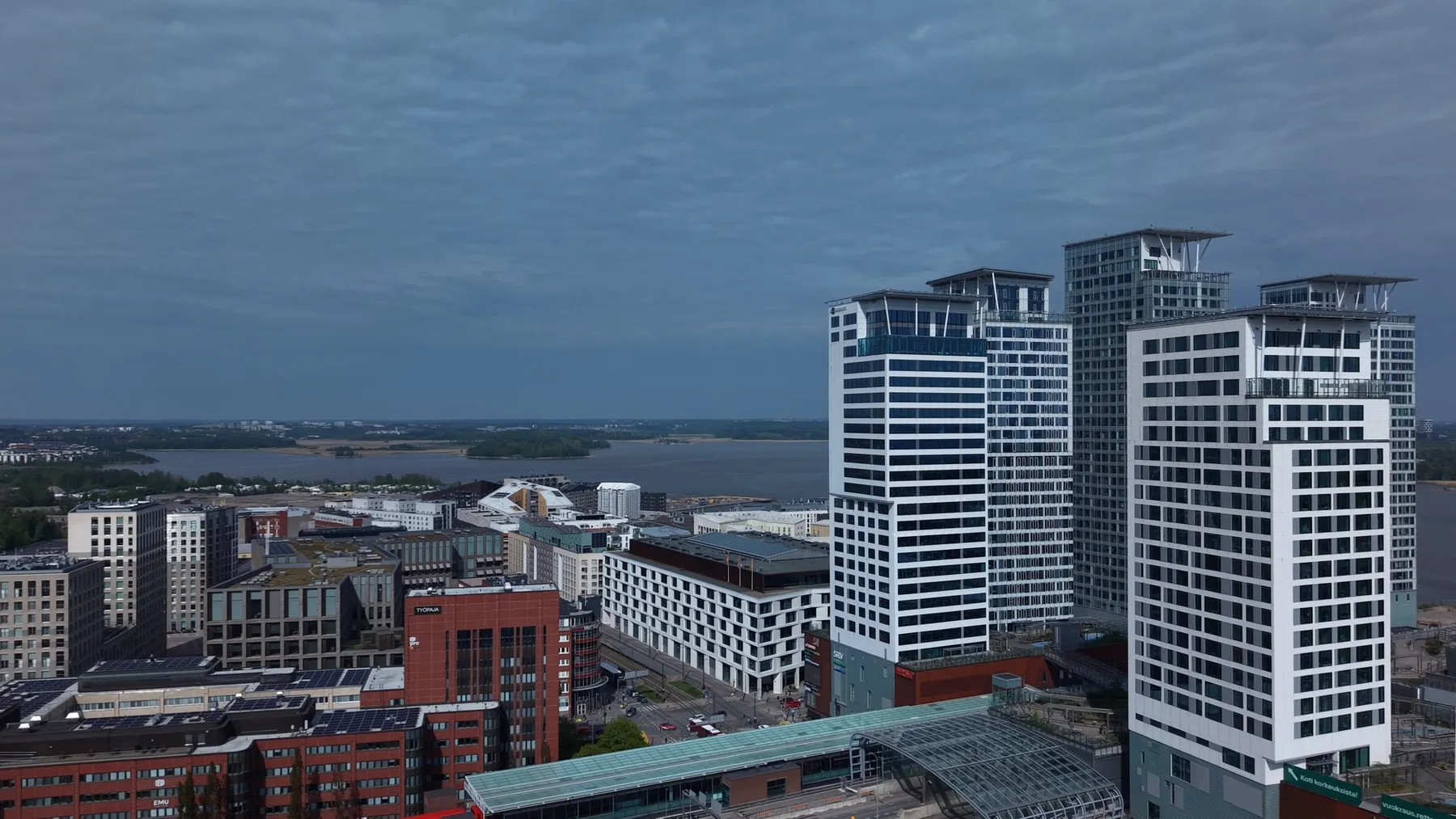 Ilmakuva dronekuvauksella työmaan etenemisen ja ympäristön visuaaliseen dokumentointiin
